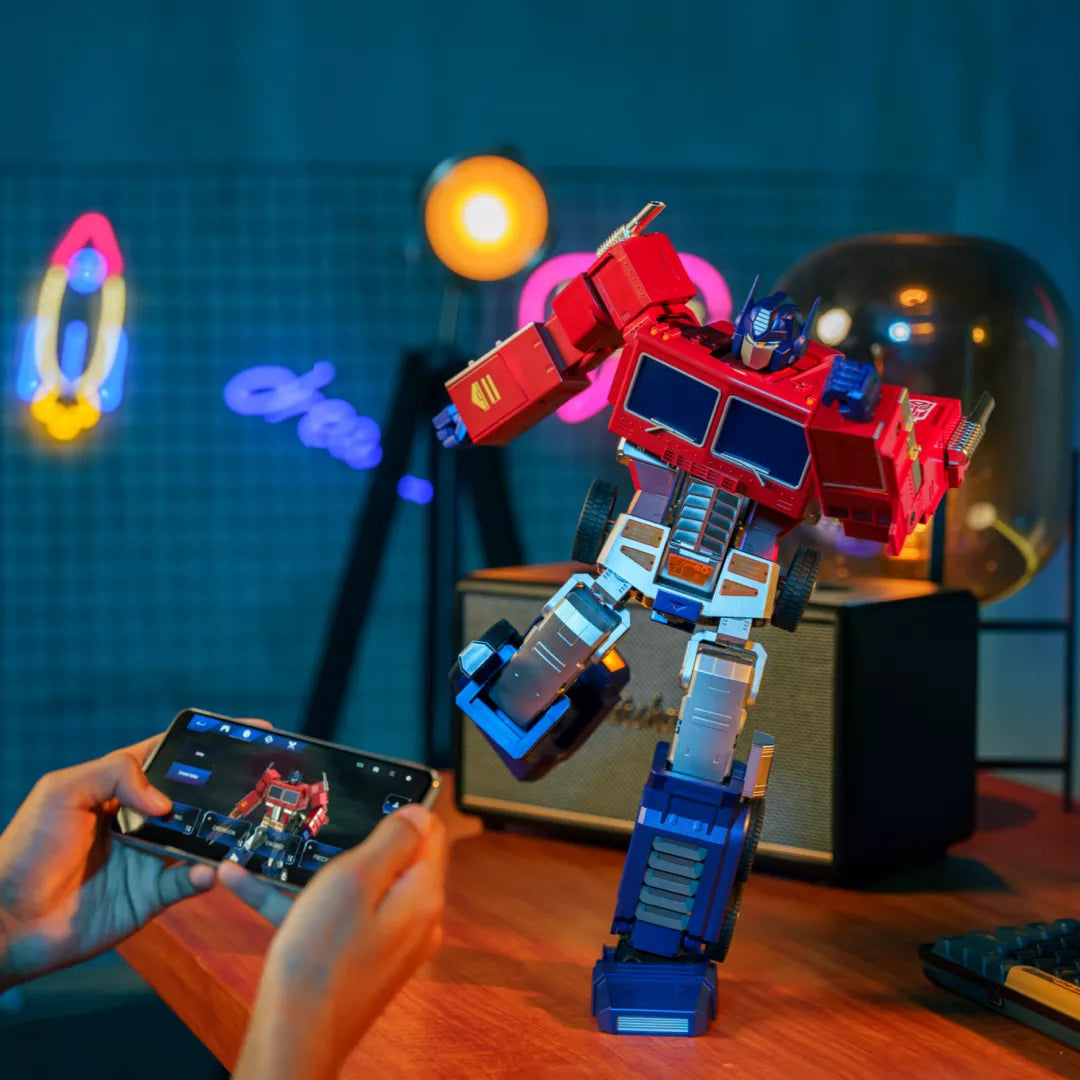 Robosen Transformers Optimus Prime Elite Auto-Converting Robot