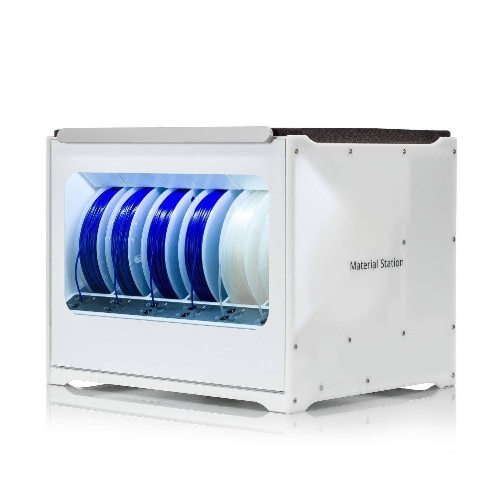 UltiMaker S8 3D Printer + UltiMaker Material Handling Station