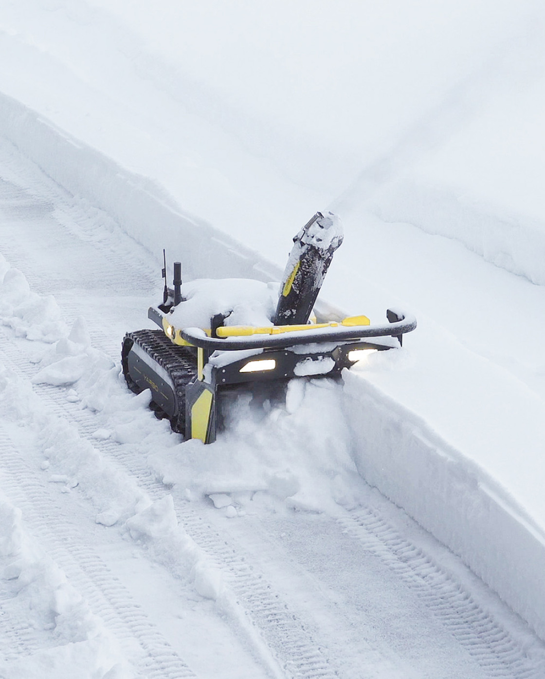 Yarbo Lawn Mower Pro + Snow Blower Robot