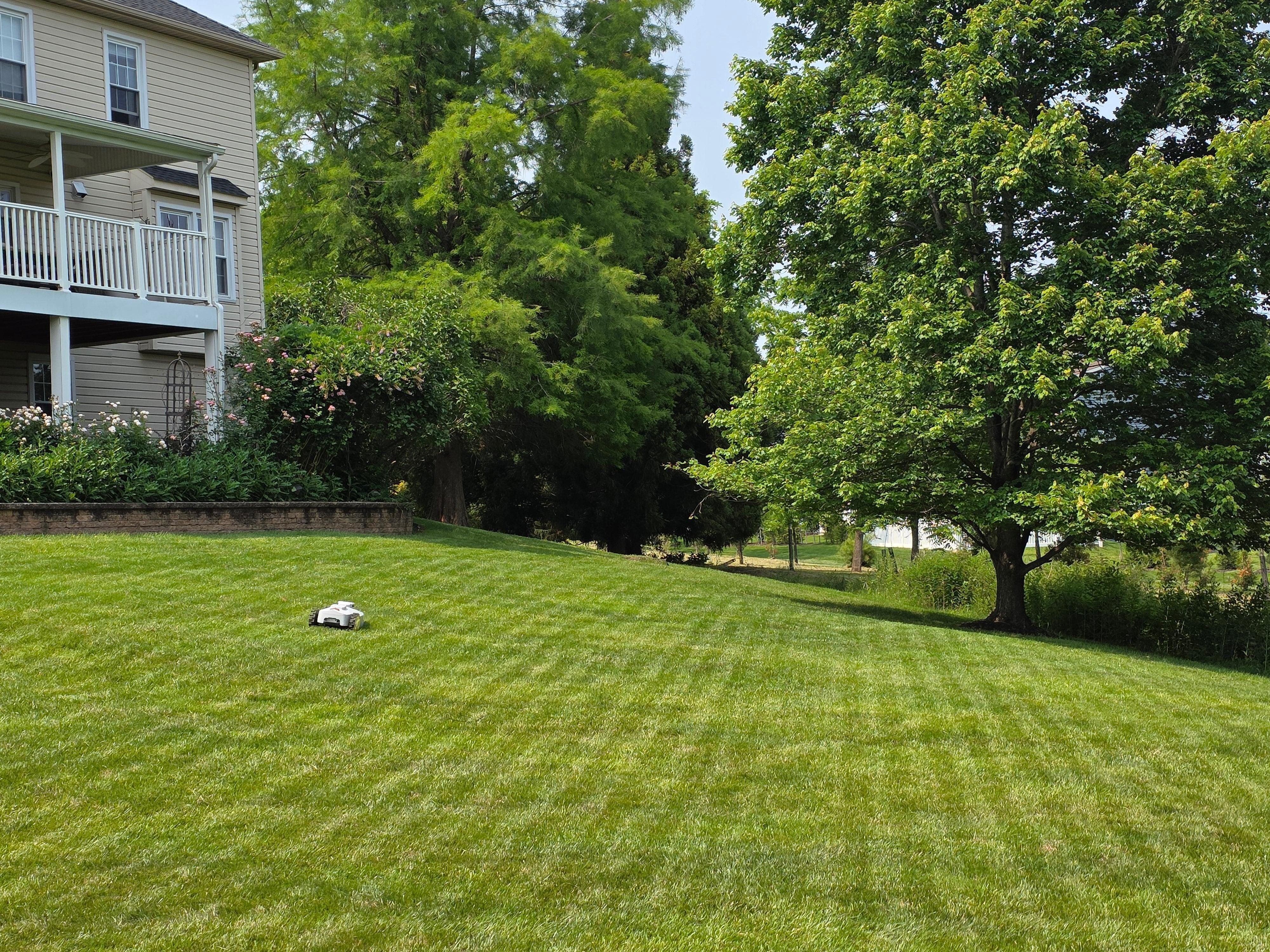BESTMOW Robotic Lawn Mower