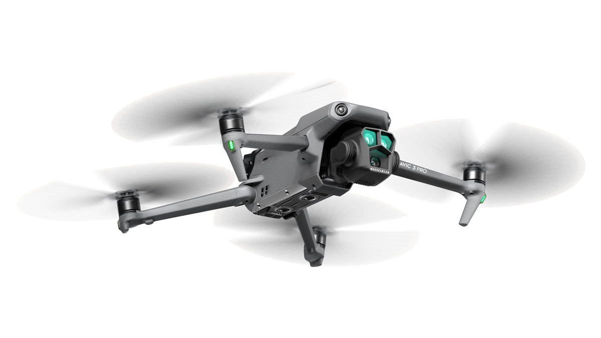 DJI Mavic 3 Pro with DJI RC - CP.MA.00000654.01